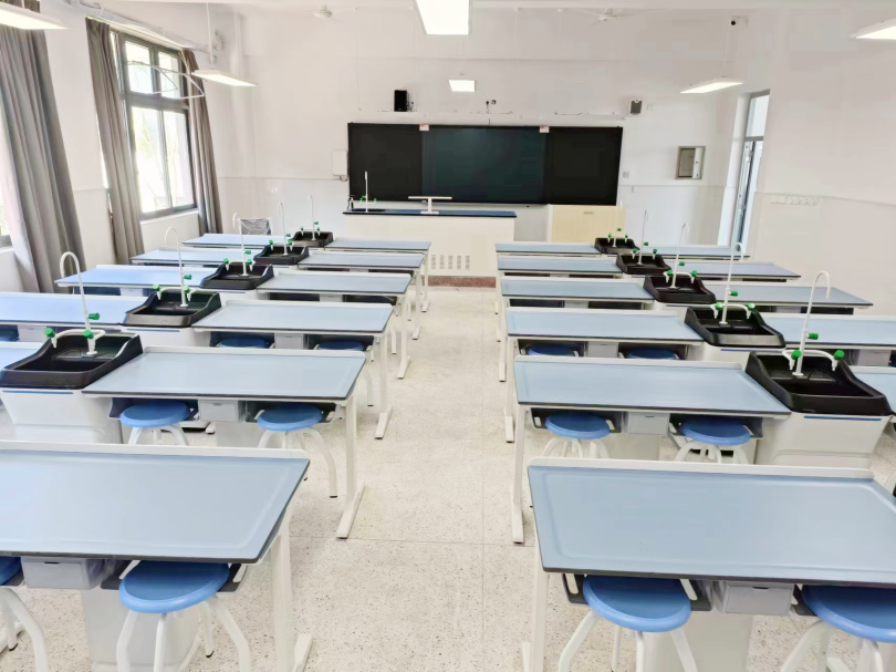 化學(xué)實驗室 化學(xué)實驗室