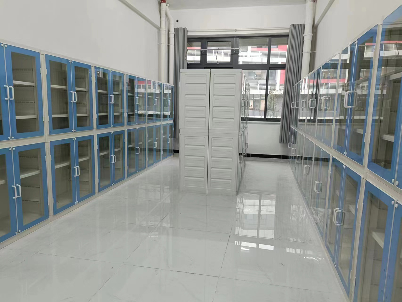 儀器室 (2) 儀器室 (2)