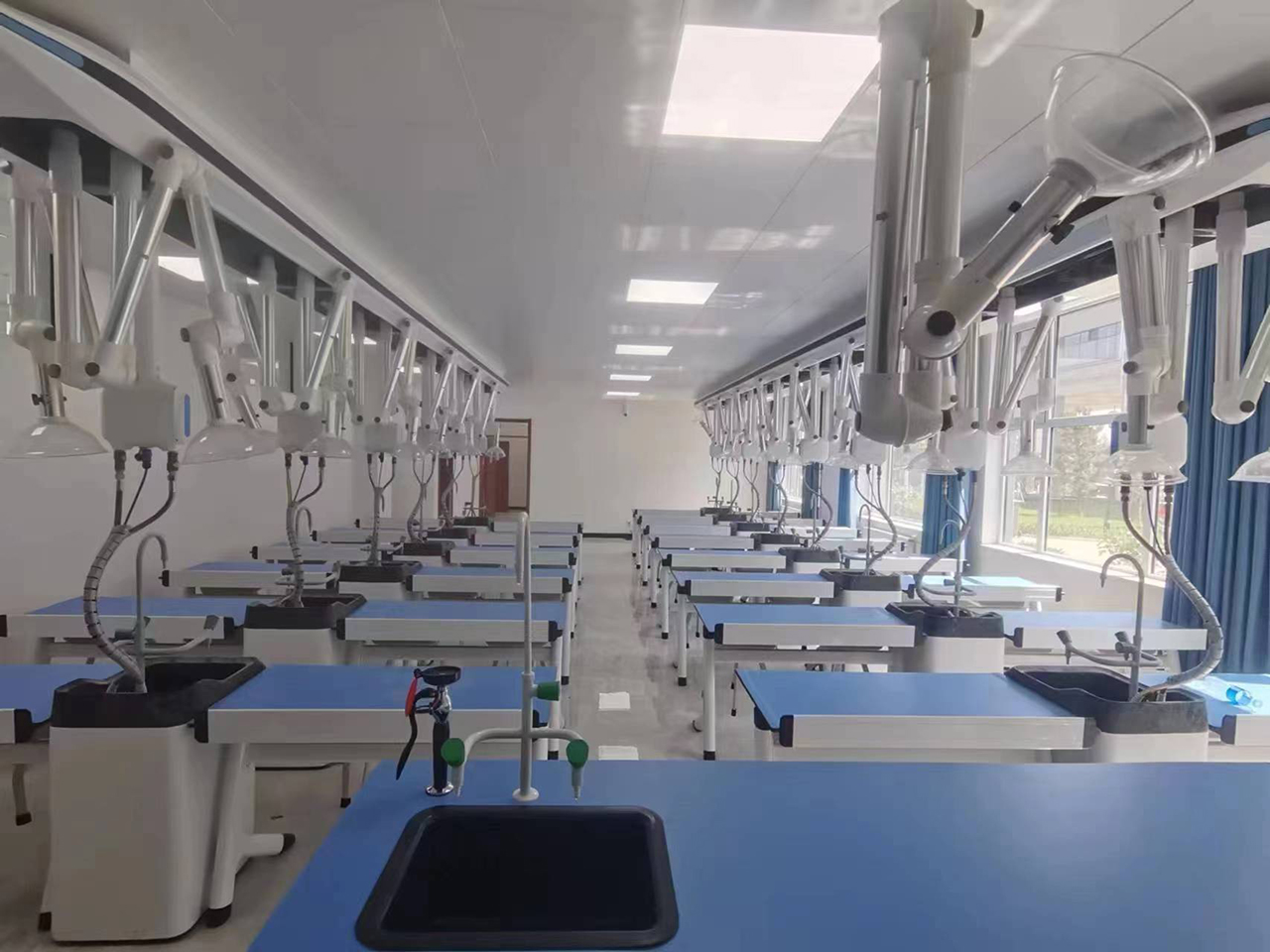 化學(xué)實(shí)驗(yàn)室吊裝 化學(xué)實(shí)驗(yàn)室吊裝