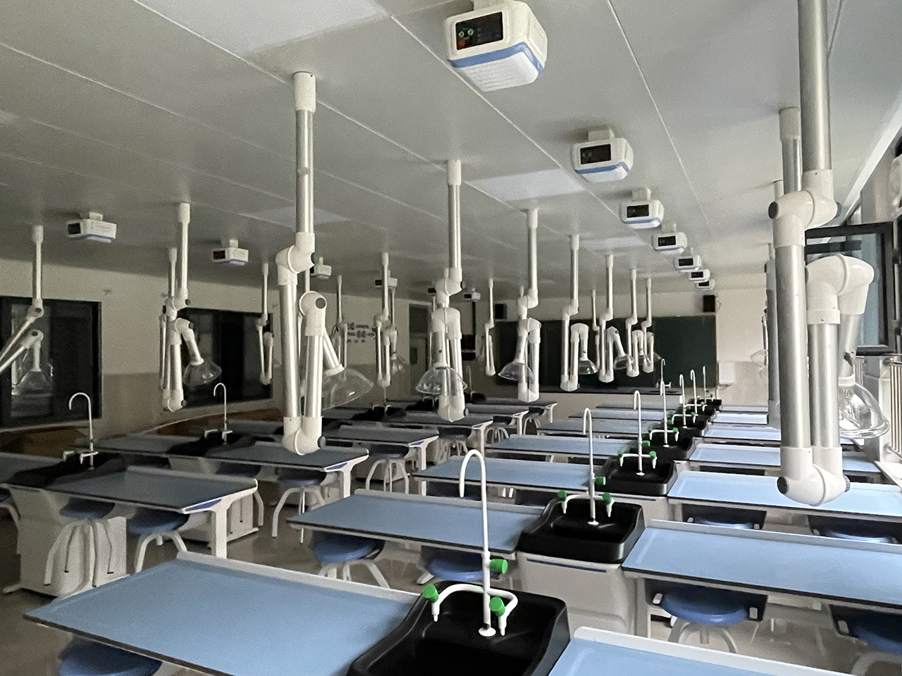 A款吊裝配吸風罩 C款桌-1 A款吊裝配吸風罩 C款桌-1