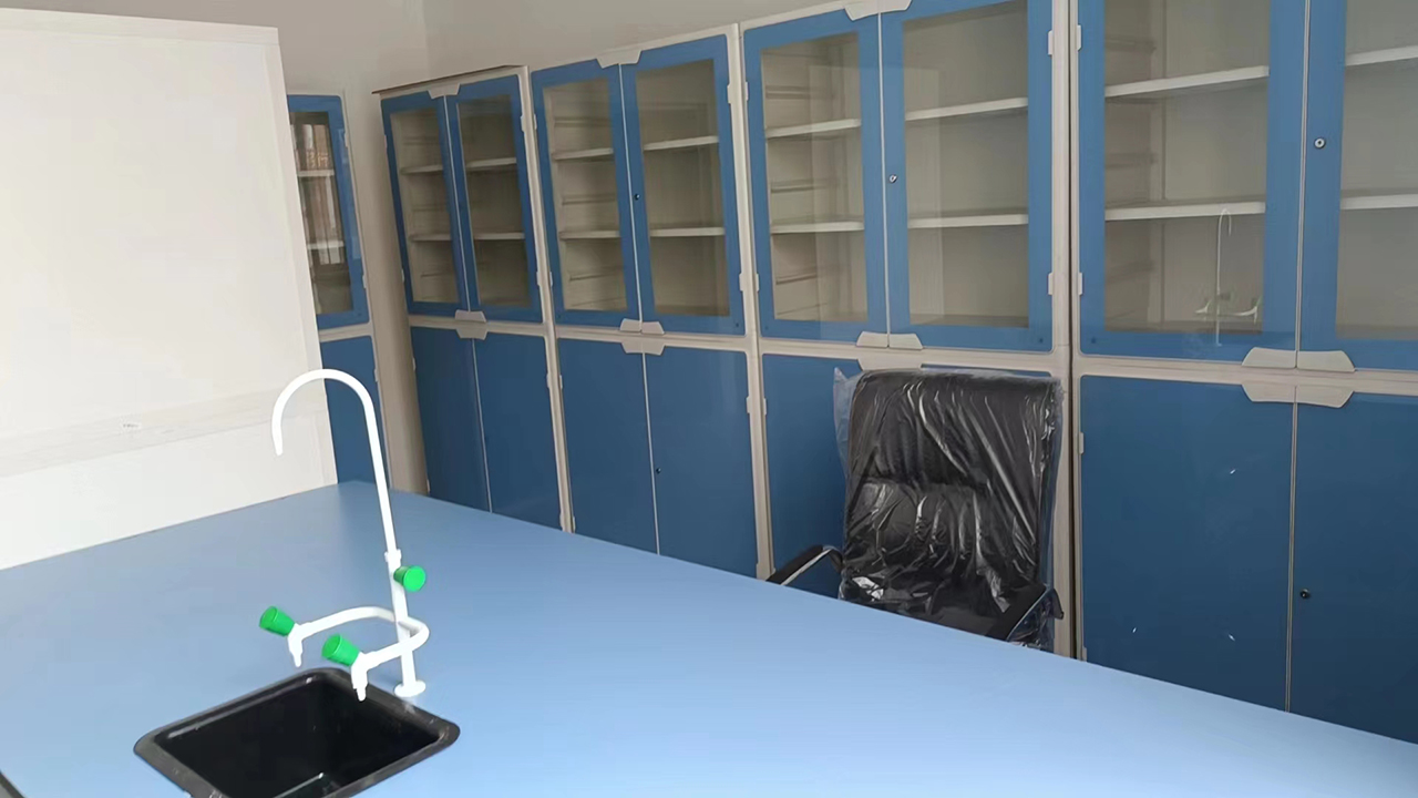 化學(xué)準(zhǔn)備室 (2) 化學(xué)準(zhǔn)備室 (2)